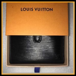 Louis Vuitton Epi Black Wallet w/Kiss-Lock in EUC